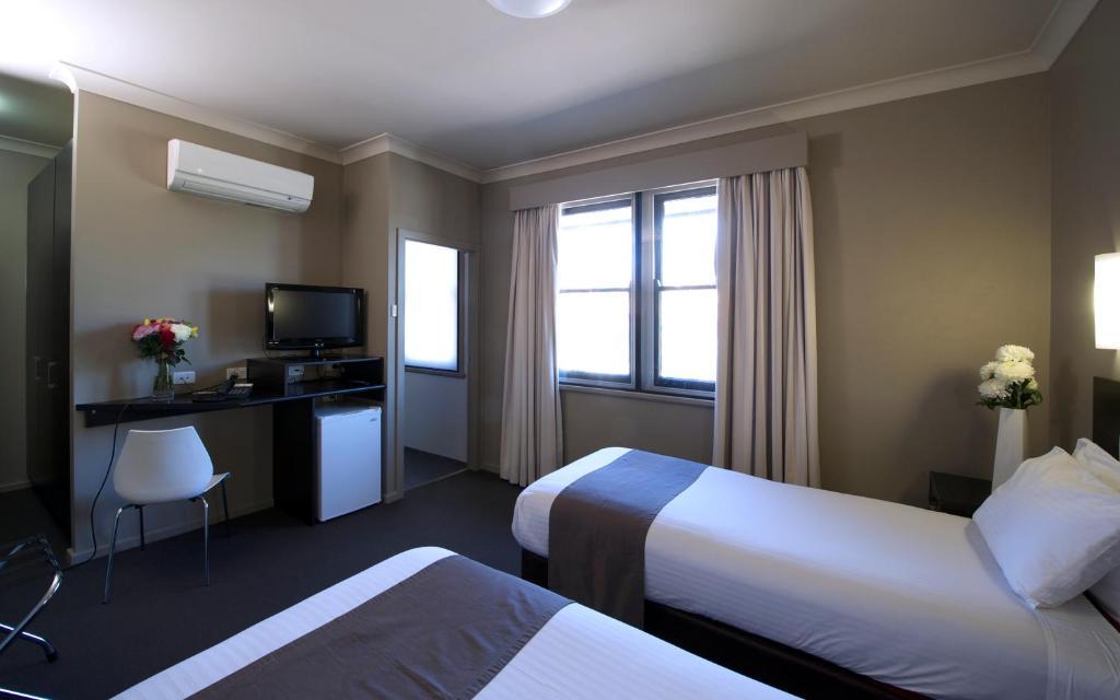 Best Western Blackbutt Inn New Lambton Екстериор снимка